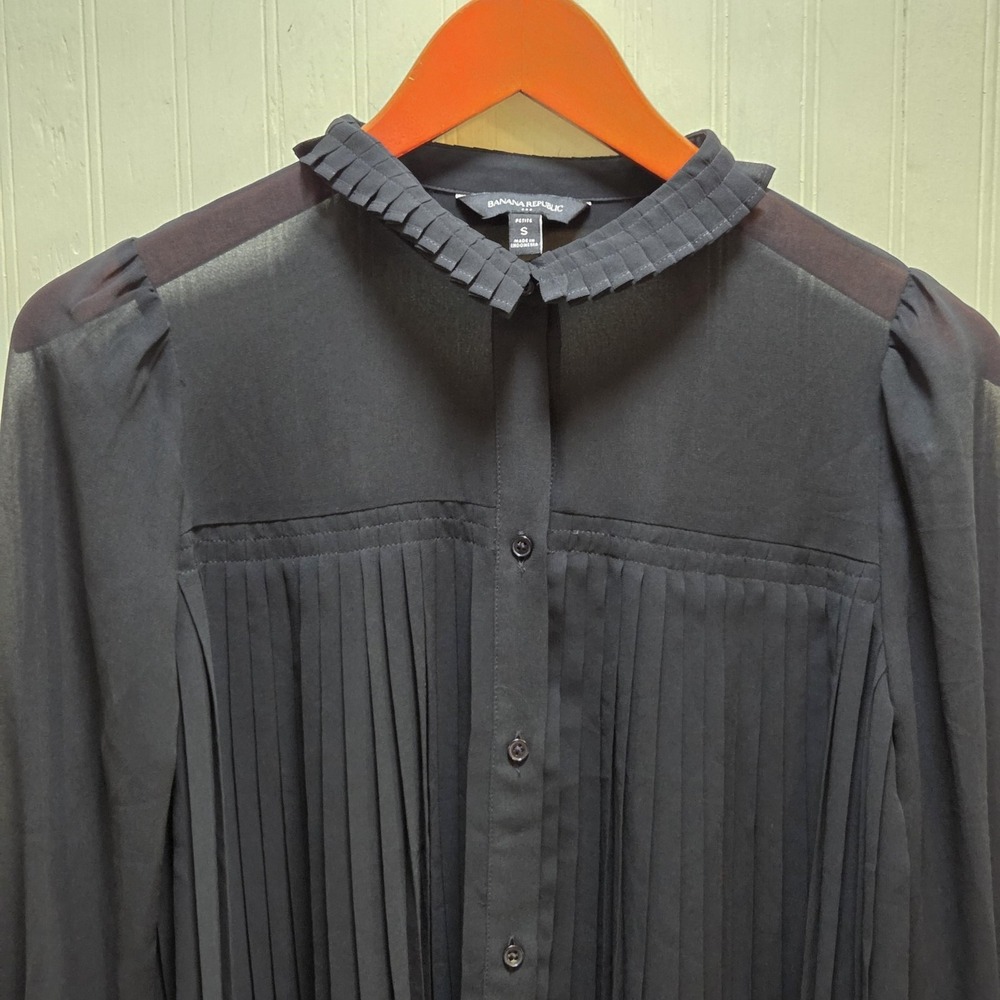 Banana Republic Blouse Womens‎ Petite Small Black Pleated Ruffle Neck Sheer